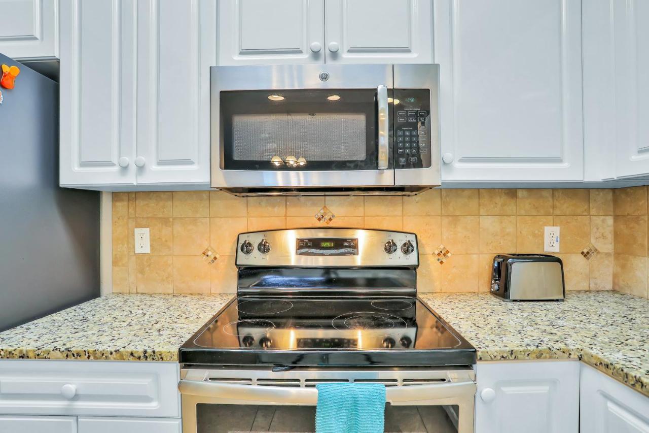 Oceanwalk Condos Bethune Beach Ngoại thất bức ảnh