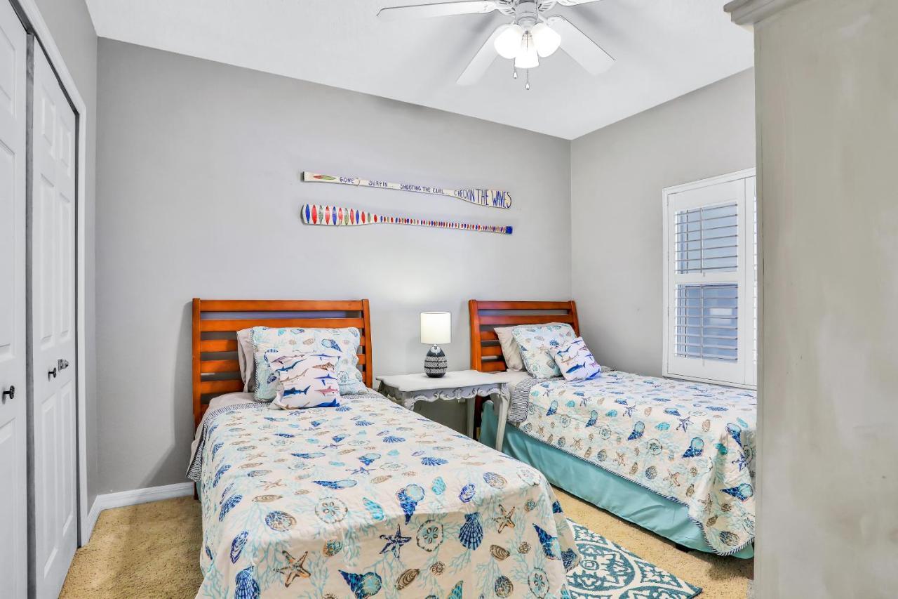 Oceanwalk Condos Bethune Beach Ngoại thất bức ảnh