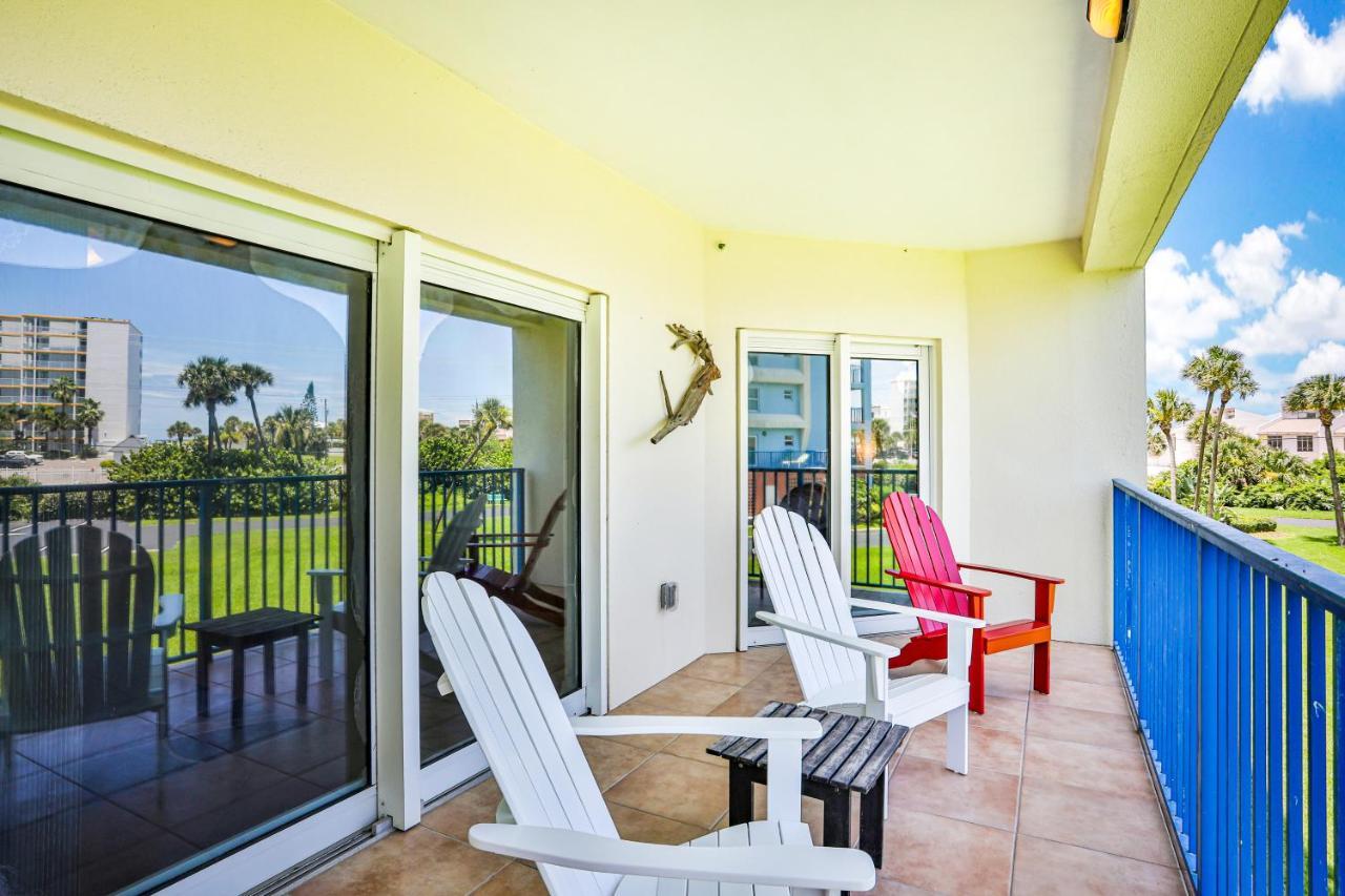 Oceanwalk Condos Bethune Beach Ngoại thất bức ảnh