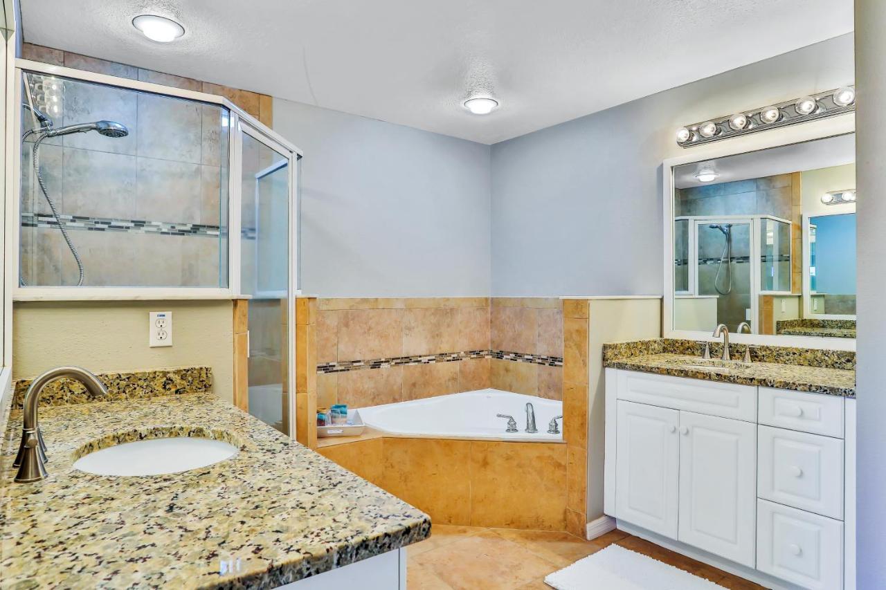 Oceanwalk Condos Bethune Beach Ngoại thất bức ảnh
