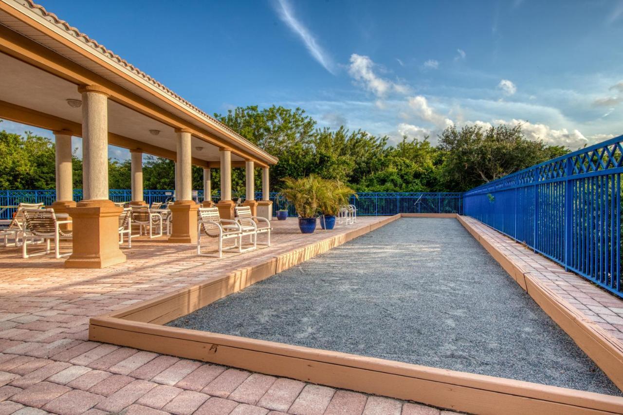 Oceanwalk Condos Bethune Beach Ngoại thất bức ảnh