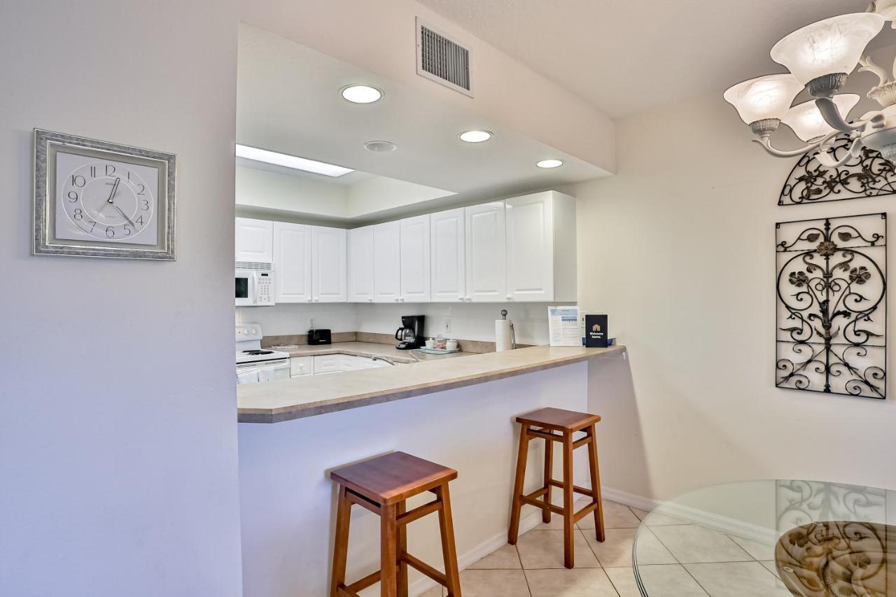 Oceanwalk Condos Bethune Beach Ngoại thất bức ảnh